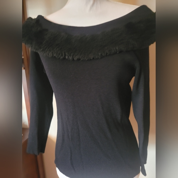 Sweater - Picture 3 of 4